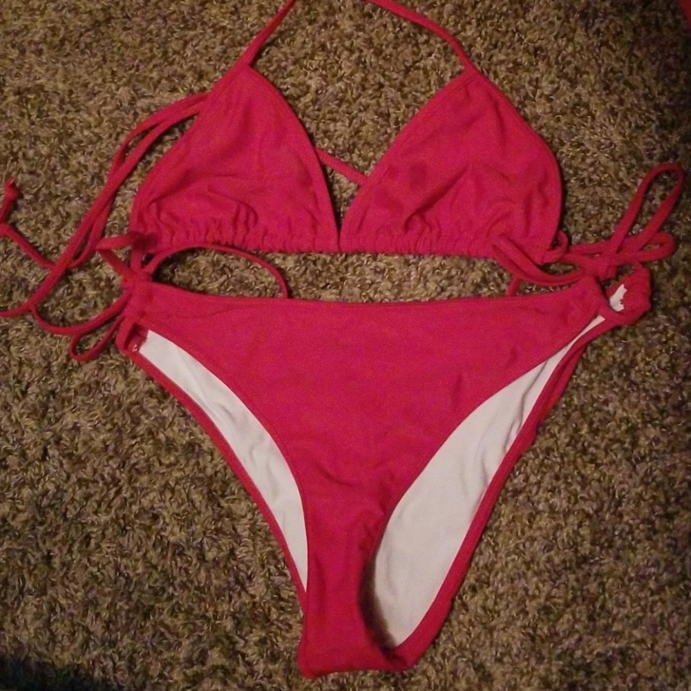 Red String bikini